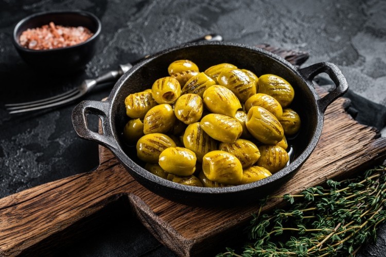 زيتون اخضر مشوى وزن 3  ك