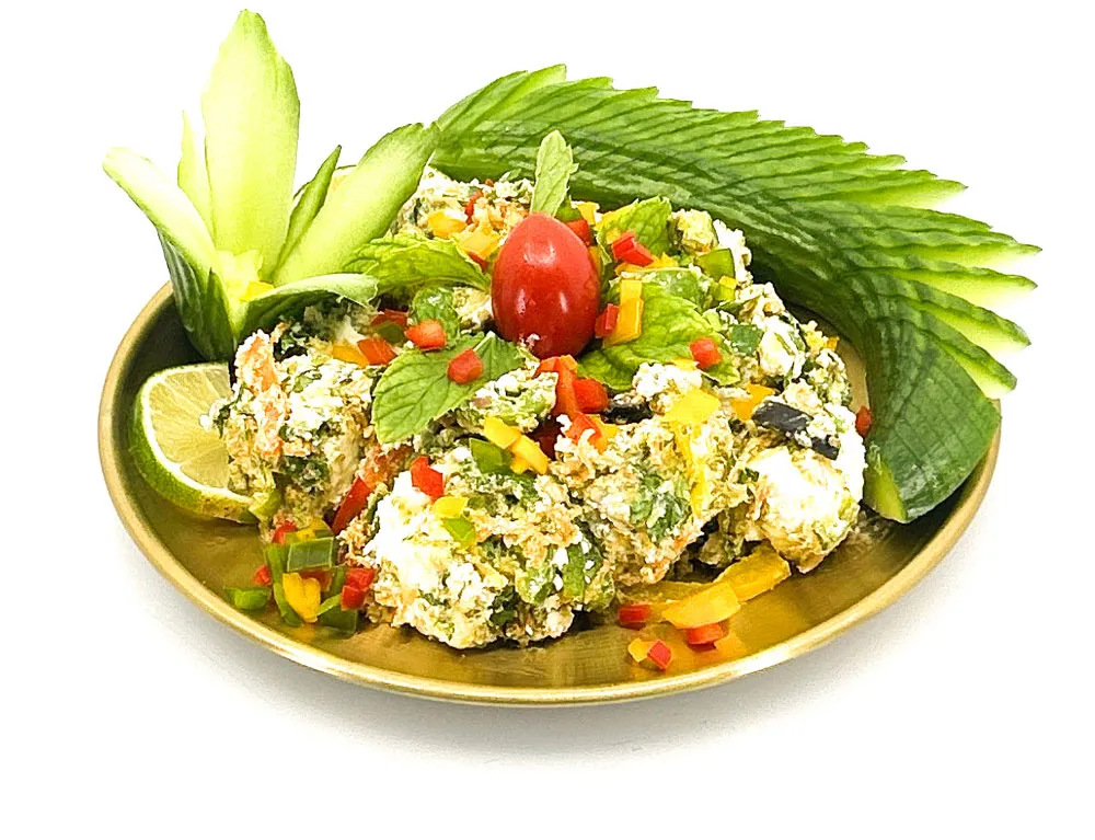 غذائك .سلطة جبن قطع بالزعتر